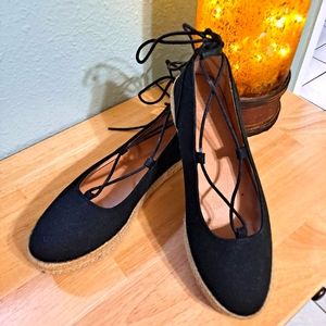 Cute Ankle Wrapped Shoes Women's Sz. 9
